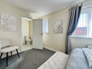 Master Bedroom/ Ensuite - click for photo gallery